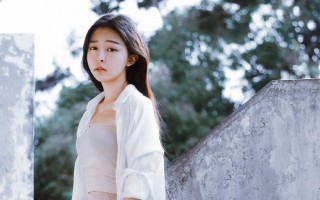 女人真的能轻易放下一段感情吗？背后的心理因素是什么？