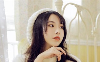 发现男友与前女友藕断丝连怎么办？如何处理这种复杂情感问题？