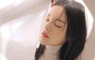 如何轻松找到和女生聊天的话题（掌握聊天技巧）