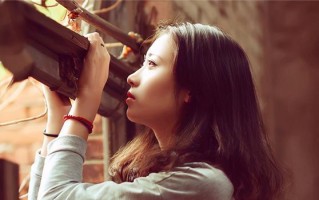 内向的人谈恋爱有困难吗？如何克服害羞建立亲密关系？