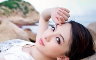 分手后女方仍保持暧昧是不喜欢我了吗？如何解读她的行为？