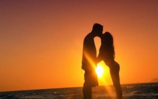 如何判断已婚前任是否还爱你（分析已婚前任的表现）