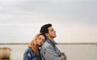 闺蜜的老公出轨了，该如何应对（如何帮助闺蜜度过这个难关）