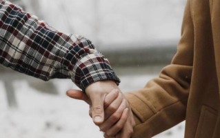 分手后悔了怎么挽回？有效挽回前任的策略有哪些？