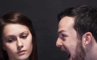 夫妻之间女方出轨怎么办？如何处理婚姻危机？