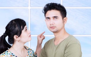 发现丈夫出轨妻子该如何应对？有效处理方法有哪些？