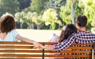 男人为什么喜欢在外面找第三者？背后的心理因素是什么？
