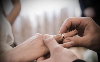父母反对远嫁不同意怎么办？如何处理家庭与爱情的冲突？