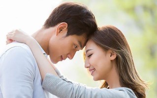 挽回分手男友的秘诀（从情感失落到再次拥抱爱情）