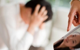 老公出轨后提出离婚，如何挽回他的心？