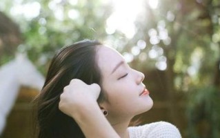 分手后如何用朋友圈挽回男友（学会这些技巧）