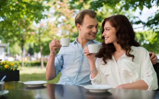 男女首次约会应该注意什么（探讨如何让首次约会顺利进行）