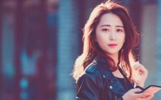 如何处理男友对离婚历史的抵触情绪？
