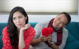 分手后如何让对方主动挽回？复合的策略有哪些？