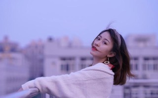 当女生提出分手，男生该如何挽留（用“挽留”探讨男生应对女生提出分手的正确方式）