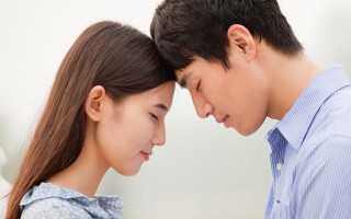 爱上已婚女人为何如此痛苦？如何处理这种情感困境？