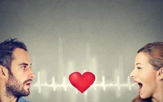 爱上已婚男人后遭遇冷淡，如何挽回他的心？