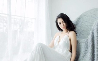 女友突然沉默不语，如何挽回感情？