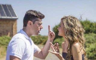 分手后如何挽回爱情（15个有效方法帮你重拾爱情的火焰）