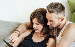 挽回女友的心必知的15个（以一句话打动女友）