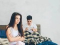 女生挽回男生时常见的表现有哪些？如何正确处理分手后的关系？