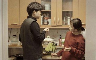 女友突然提出分手的心理原因是什么？如何应对这种情况？