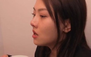不公开恋情的女朋友还能要吗？如何处理这种情况？