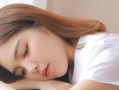 说分手后如何通过聊天技巧挽回女生的心？