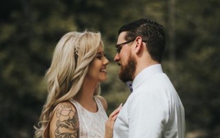 爱上已婚女性的痛苦如何缓解？情感专家的建议是什么？