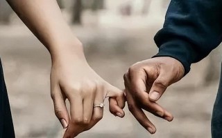 老公网恋，如何应对（当心他爱上别人）