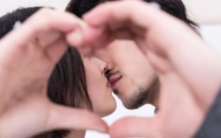 老公出轨怎么办（如何从心理、情感和行动三方面进行自我挽救）