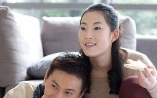 男友提出分手怎么办？如何应对他怕给不了你幸福的担忧？