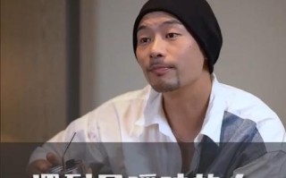 当老公和别人暧昧聊天，如何挽回他的心（如何正确面对老公和别人暧昧的聊天记录）