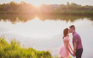 被男生拒绝后他为何又主动联系我？如何应对这种情况？
