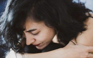 夫妻关系危机！经常怀疑丈夫出轨怎么办（嫉妒心引发的信任危机）
