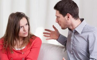 男人背着女人做的六件事是什么？这些行为背后隐藏着什么心理？