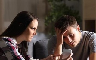 爱上已婚男人怎么办？如何处理这种复杂情感问题？