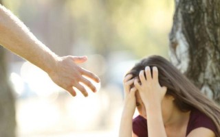 老公爱上别人妻子，如何自救（掌握3个技巧）