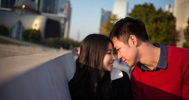 三观不合的感情，应该继续吗（探讨以自我为中心还是以共同价值观为基础的情感取向）-第1张图片-爱昵情感