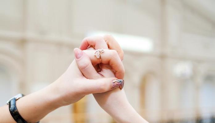 如何挽回已经移情别恋的女友（7个实用技巧教你成功挽回）-第2张图片-爱昵情感