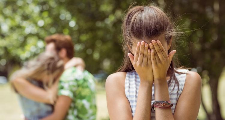 异地恋女友家人反对分手怎么办（不甘心放弃爱情的3种解决方案）-第2张图片-爱昵情感