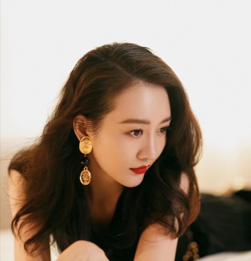 女人成熟才更迷人（探究成熟女性的迷人之处）-第2张图片-爱昵情感