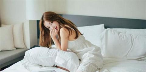 女人出轨后的三种反常表现（解析女人出轨后的情感变化）-第2张图片-爱昵情感