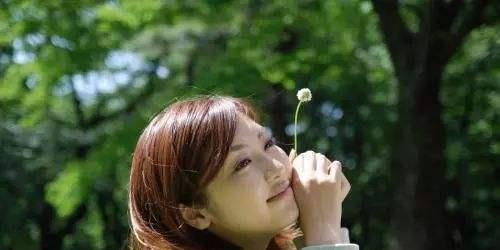 女人分手的震撼表现（探究女人分手时的心理变化和行为表现）-第1张图片-爱昵情感