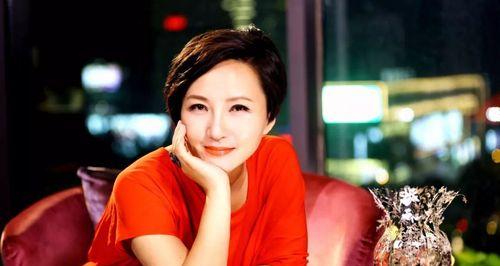 女性掌纹秘密全图解（揭开女性掌纹的神秘面纱）-第1张图片-爱昵情感