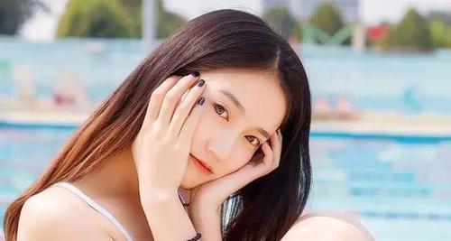 如何判断女生喜欢你（掌握这5个小暗示）-第1张图片-爱昵情感