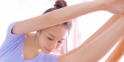 如何运用7个赞美法则提高追求女孩的成功率？-第1张图片-爱昵情感