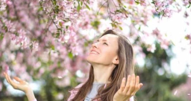 爱上已婚女性的痛苦如何缓解？情感专家的建议是什么？-第2张图片-爱昵情感