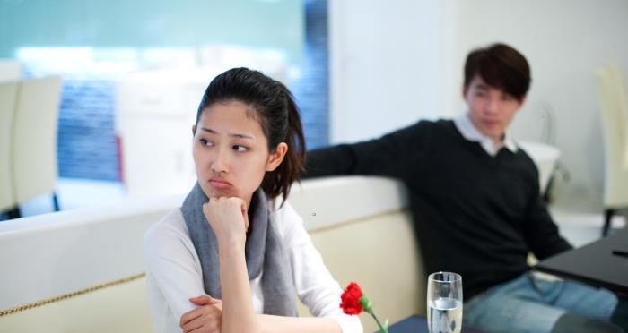 爱上一个有女朋友的男人怎么办？如何处理这种复杂情感？-第2张图片-爱昵情感