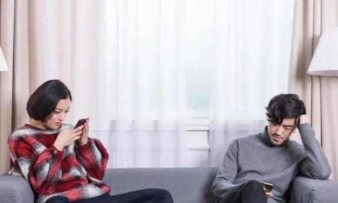 面对第三者介入，是选择坚持还是离开？-第3张图片-爱昵情感